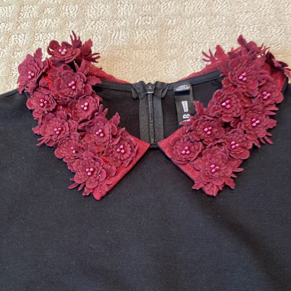 💙Beautiful quality black t-shirt dress w/back invisible zip & burgundy collar - Picture 9 of 12